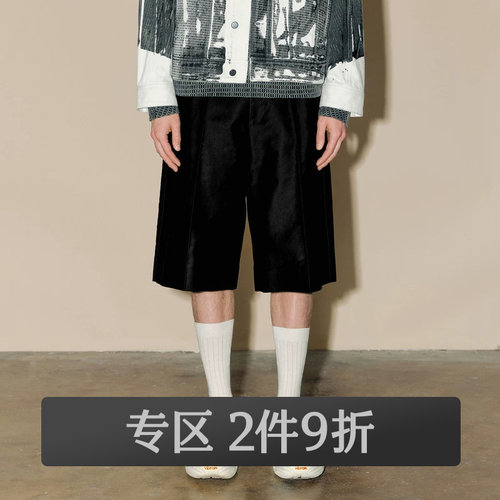 Neil Barrett合作款，宽松直筒短裤