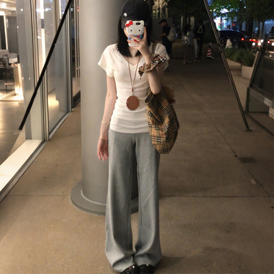 【赠送运费险】正肩v领短袖t恤