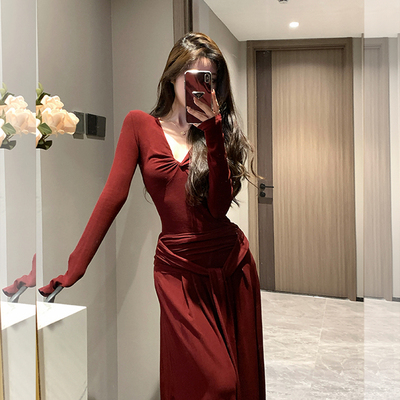 精致扭结V领长袖连衣裙女超美御姐风秋冬气质修身内搭收腰打底裙