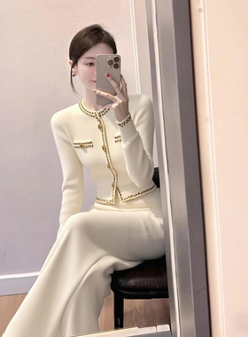 2025冬季大方得体巨好看气质高级感小香风白色针织上衣裤子套装女