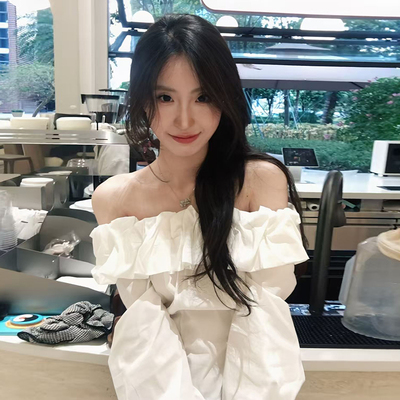 白色一字肩荷叶边长袖衬衫女秋季