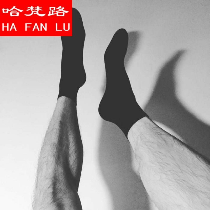 袜子男白拍婚纱照用透气商务黑白纯色中筒男袜四季拍照写真专用。