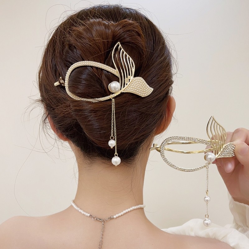 珍珠鱼尾流苏扭扭发夹女高级感抓夹秋冬后脑勺气质一字夹青蛙扣