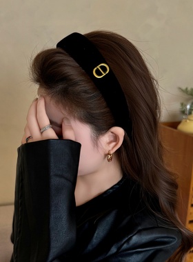 宽边字母发箍女秋冬简约丝绒黑色洗脸头箍压发发卡高颅顶发带头饰