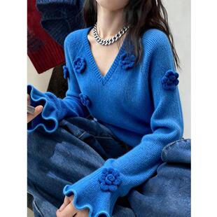 超好看V领漂亮蓝色花花针织衫秋季2025款柔美力量感上衣女