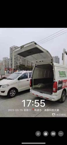 加装加重面包汽车后尾门