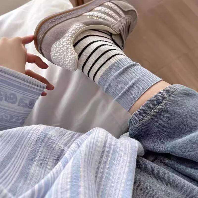 蓝白色条纹撞色学院风拼接袜子女