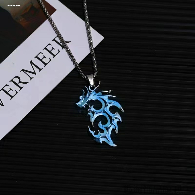 新款潮流帅气百搭夜光发光飞龙吊坠火焰龙项链男个性蹦迪饰品