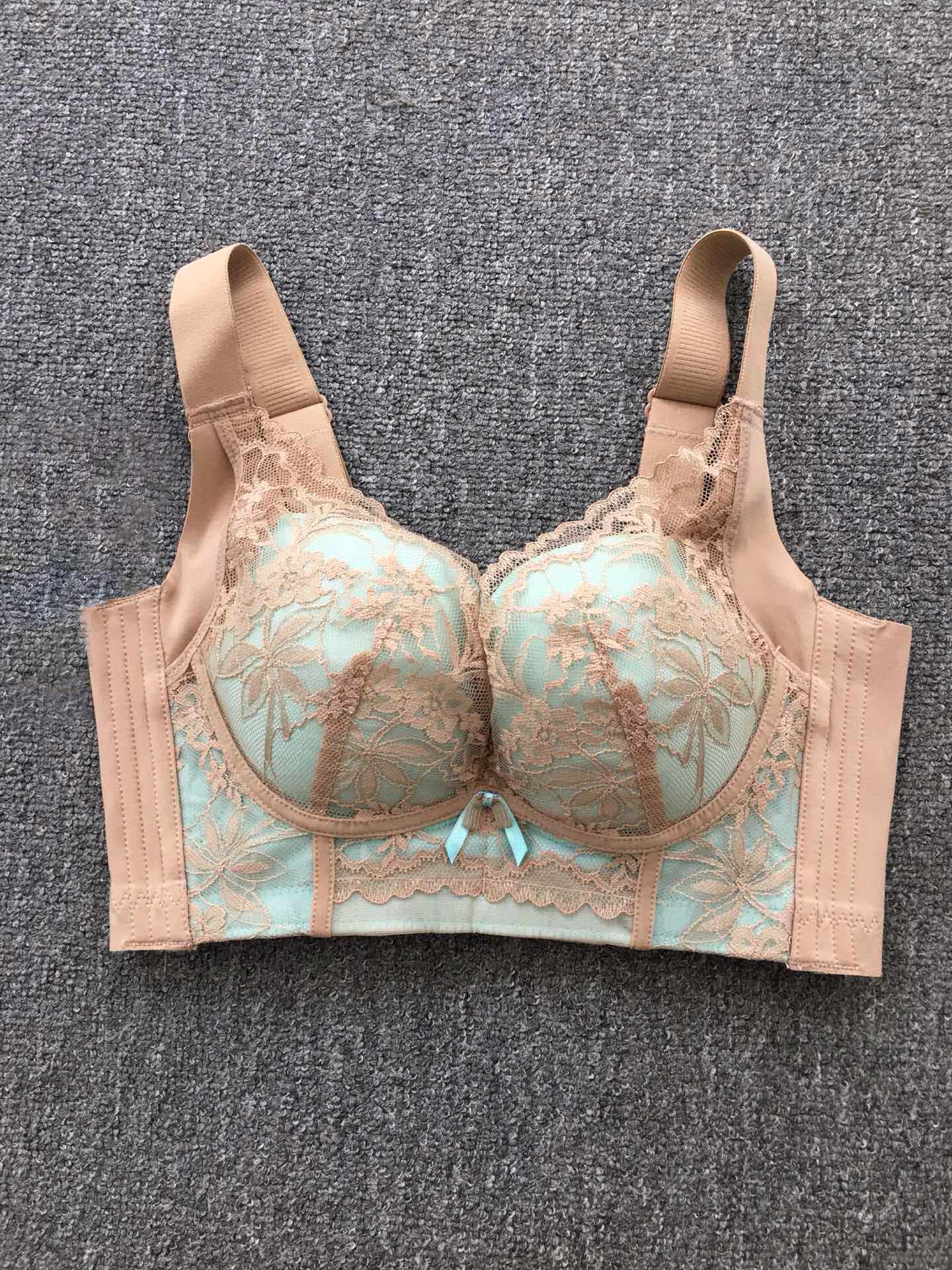 日本w华家法式蕾丝无钢圈文胸加宽侧边外扩聚拢收副乳调整型内衣