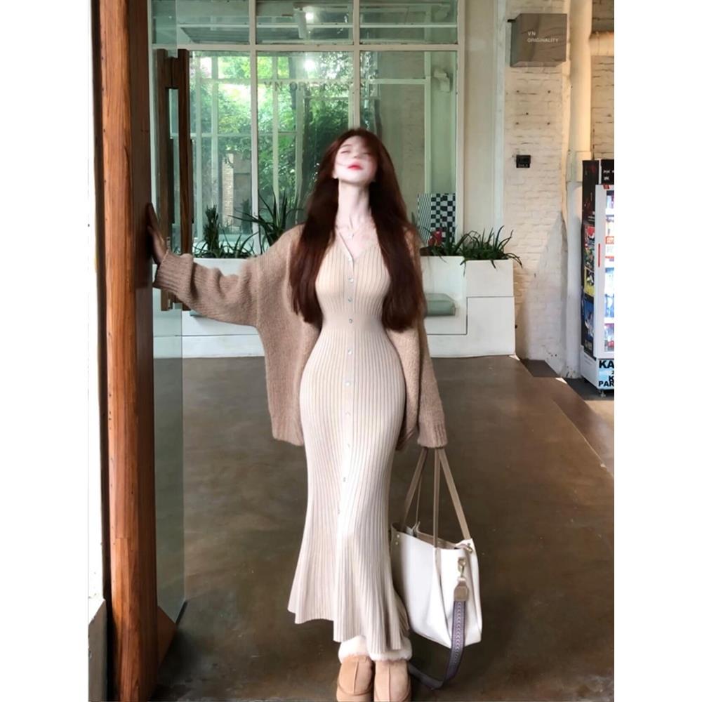 v领针织连衣裙女冬季新款辣妹修身显瘦打底内搭包臀鱼尾长款裙子