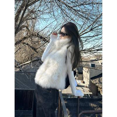 “晴山暮雪”环保山羊绒皮草马甲短款高级感背心毛毛外套2025女冬