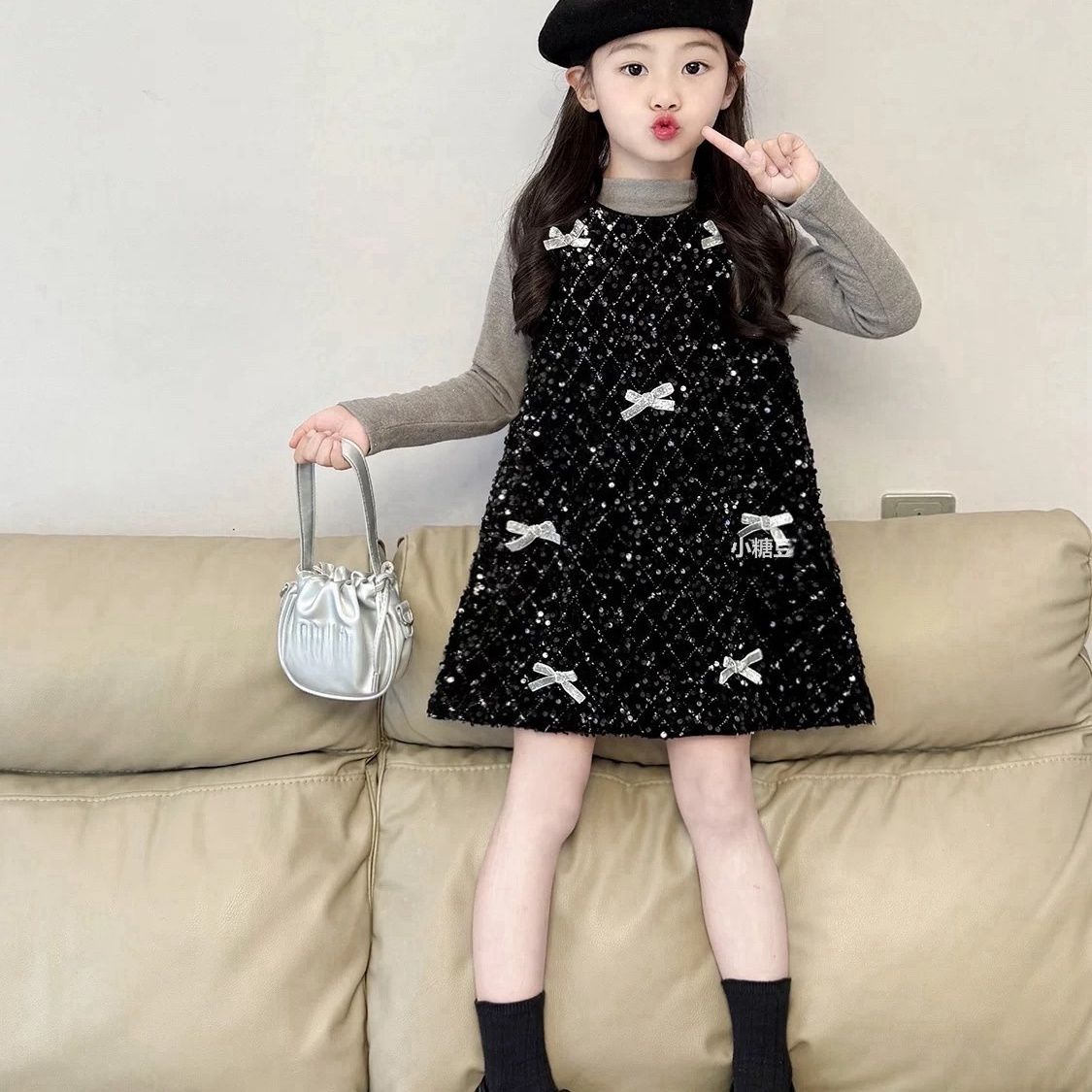 女童连衣裙25冬季新款小香风闪闪蝴蝶结丝绒背心裙女孩加绒公主裙