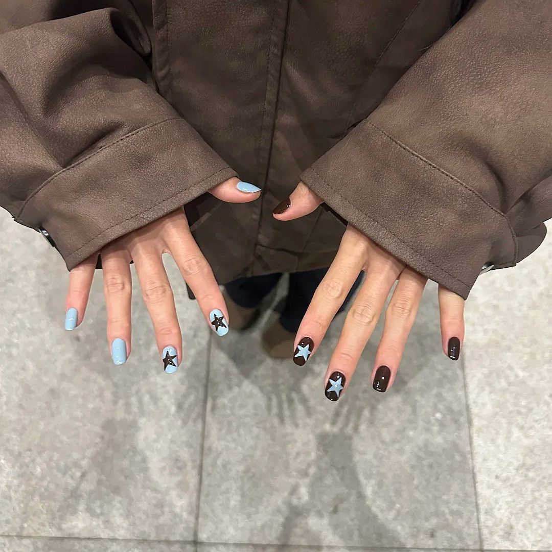 秋冬甜酷星星蓝棕撞色显白秋冬简约高级辣妹短款气质指甲穿戴贴片