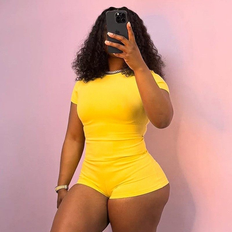 收腰T恤低腰三分包臀套装