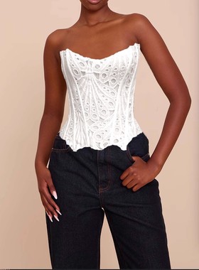 Shoulder baring one collar chest hugging top露肩一字领上衣女