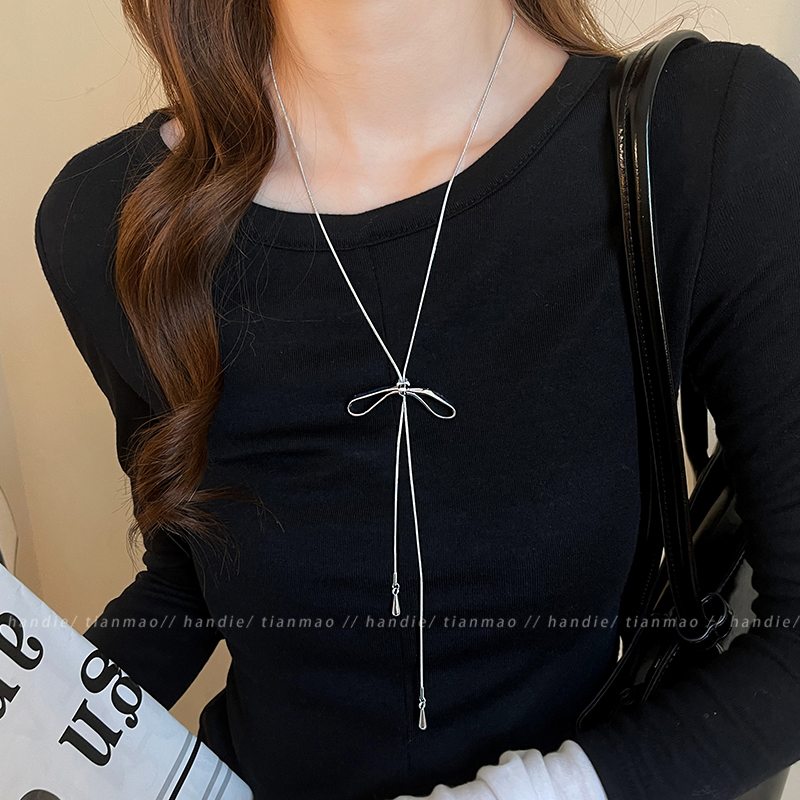 穿搭加分的蝴蝶结流苏项链！