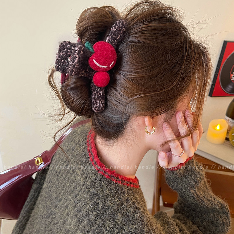 可爱毛毡苹果圆球毛绒抓夹女高级感鲨鱼夹2025新款发夹巨好看发饰,饰品/流行首饰/时尚饰品新,发饰,淘宝优惠券,粉丝福利购,淘宝优惠卷