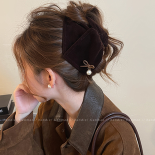 法式高级感三角抓夹女珍珠蝴蝶结发夹秋冬后脑勺盘发鲨鱼夹子发饰