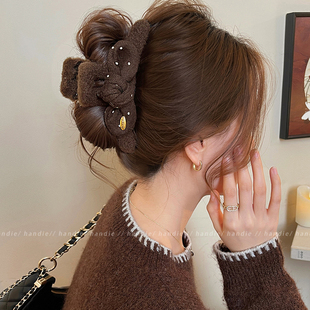 波点蝴蝶结毛绒头发抓夹女秋冬2025新款后脑勺盘发漂亮鲨鱼夹发夹