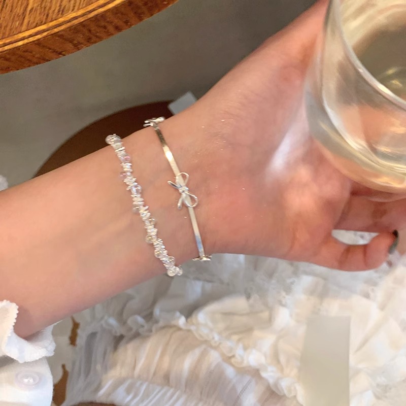 简约设计感碱水面包银色蝴蝶结蛇骨手链套装女叠戴百搭感手饰