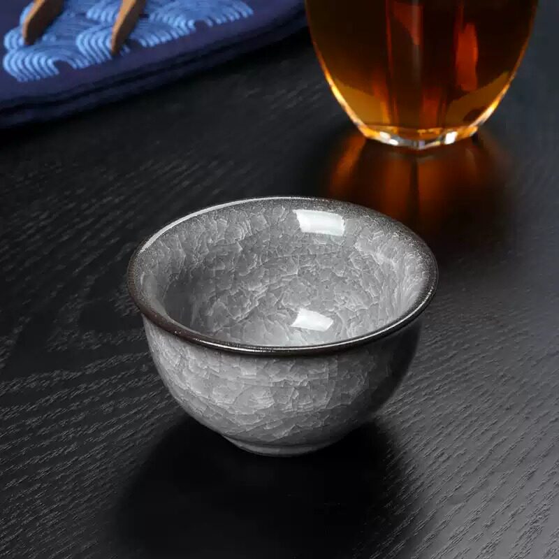 哥窑铁胎冰裂手工品茗杯