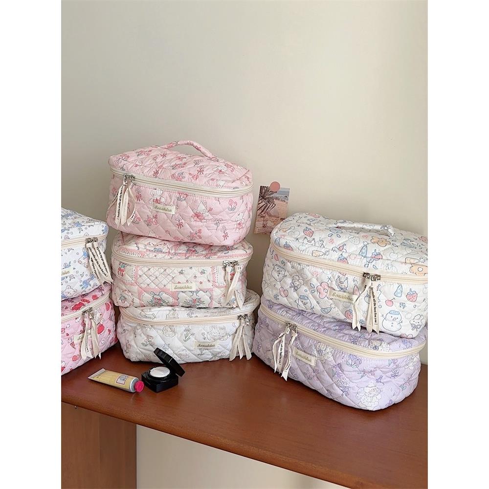312283 ins卡通手提化妆包可爱大容量便携护肤品收纳包旅行洗漱包