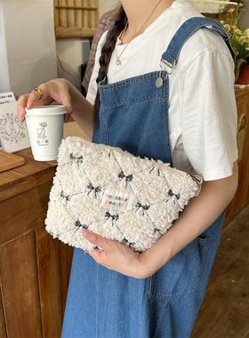 4424 韩国蝴蝶结高级感化妆包羊羔毛大容量水乳零钱包收纳口红包