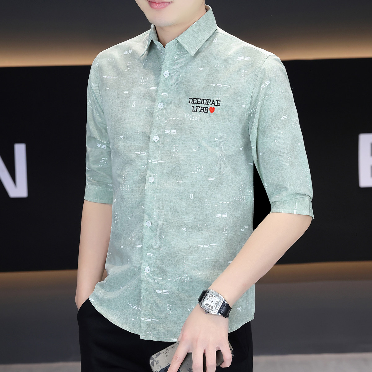 夏款2026春季新款男士短袖衬衫韩版修身时尚刺绣夏装5五分五0305d