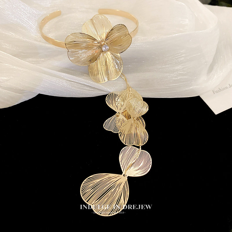 NEW CHINESE FLOWER TASSEL OPEN BRACELET WOMENS 2024 NEW HIGH-END SENSE ARM RING LIGHT LUXURY NICHE EXQUISITE HAND JEWELRY SUMMER