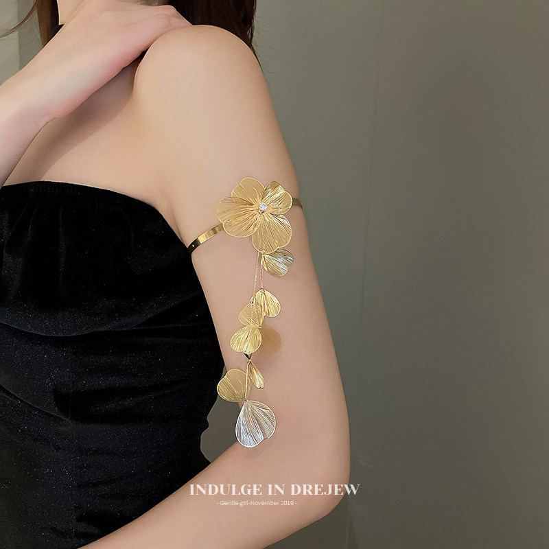 NEW CHINESE FLOWER TASSEL OPEN BRACELET WOMENS 2024 NEW HIGH-END SENSE ARM RING LIGHT LUXURY NICHE EXQUISITE HAND JEWELRY SUMMER