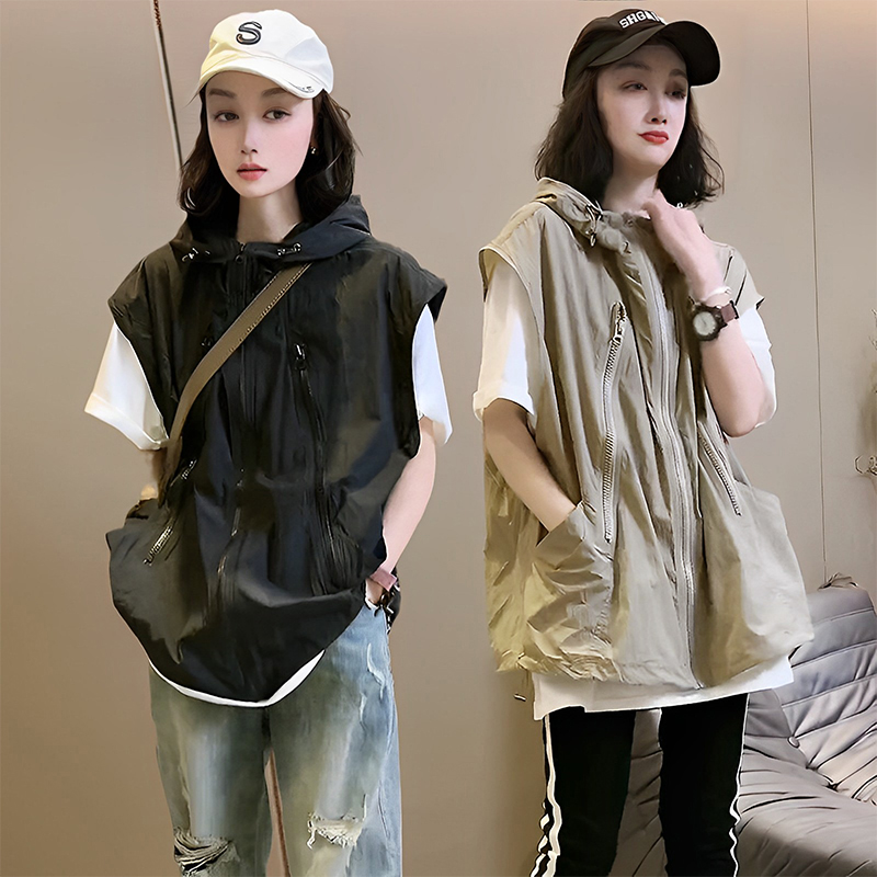 连帽工装马甲女夏季欧货大码坎肩外搭透气运动服马夹防晒背心外套
