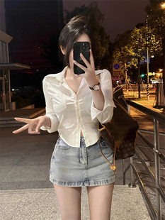 白色纯欲短款衬衫女春秋欧货新款辣妹JK制服衬衣法式收腰显瘦上衣