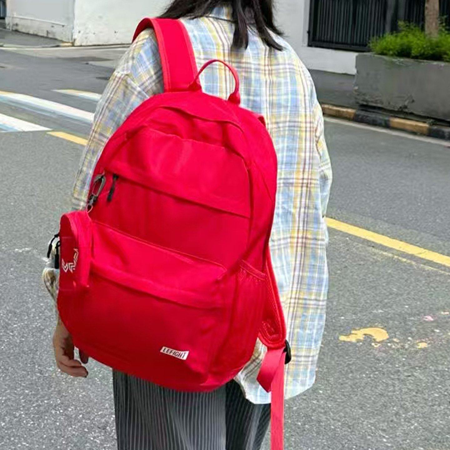 左右力量轻便书包男女通勤大学生旅行户外登山双肩包初中高中背包