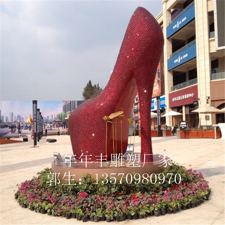 定制玻璃钢仿真女性高跟鞋子雕塑商业街步行街商场美晨装饰品摆件