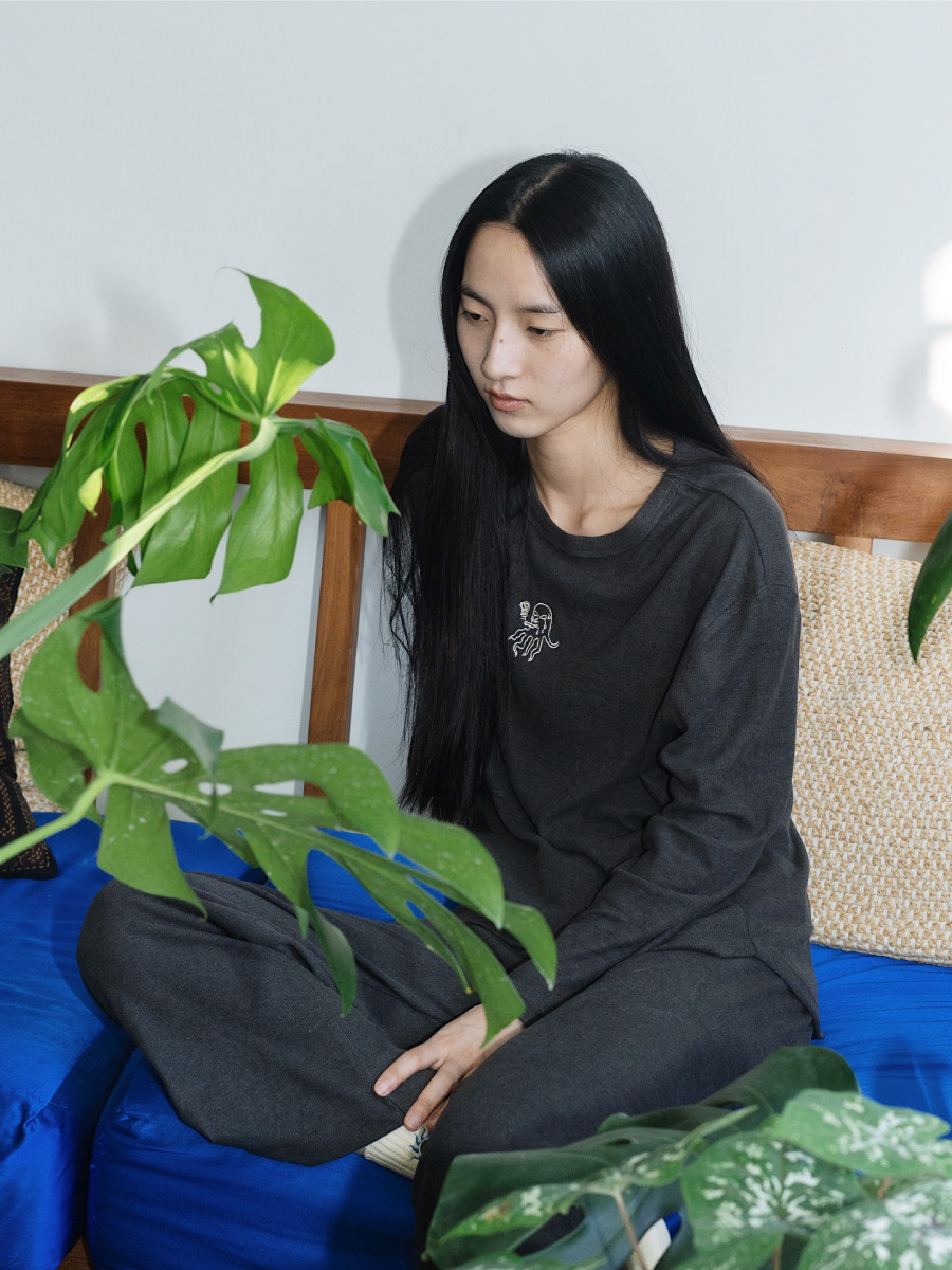 一个短篇常规款式醋酸羊毛刺绣