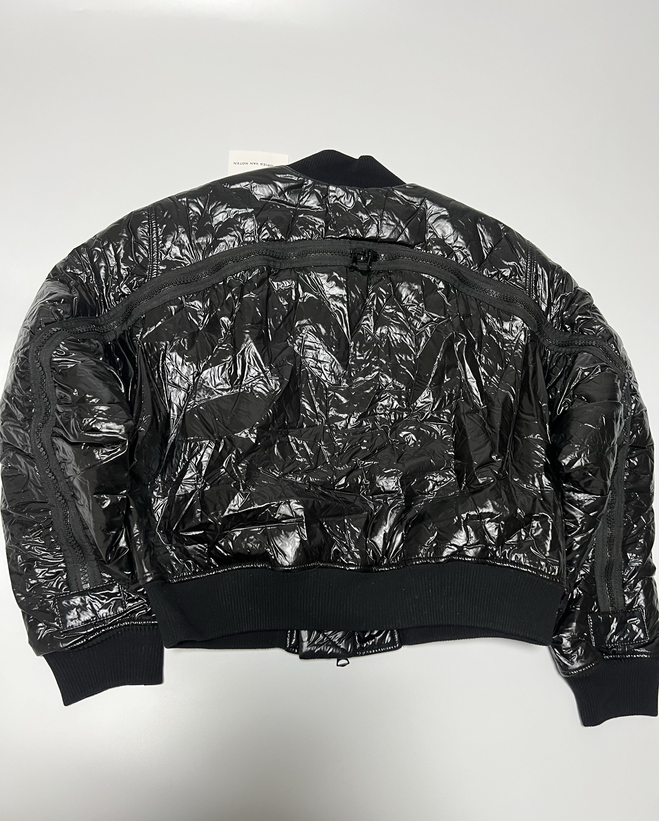 GROWLING SMALL EYES DVN 22FW BLACK AND WHITE PLEATED ZIP HIGH STREET JACKET JACKET ZIPPER BOMBER