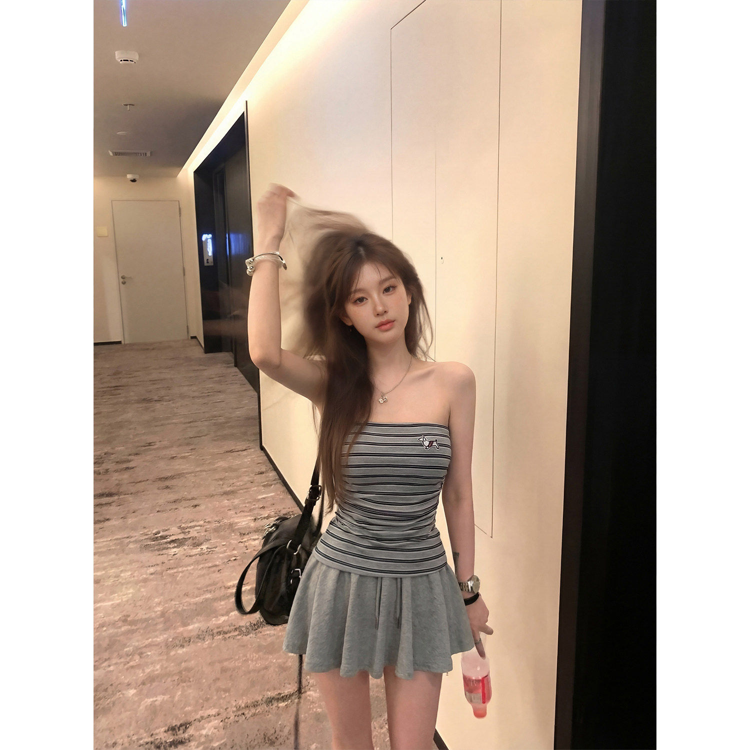 专柜韩系条纹抹胸背心女夏外穿辣妹修身显瘦百搭无袖短款上衣