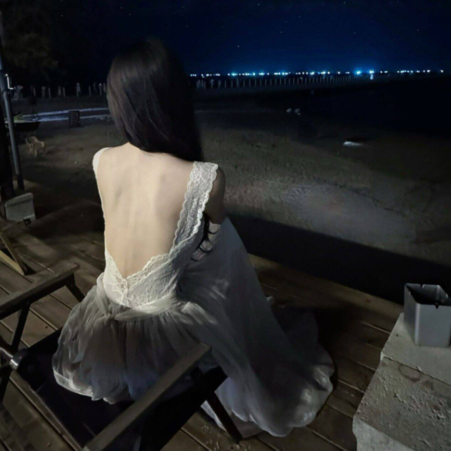 专柜法式设计感超好看的露背收腰显瘦吊带仙女长裙绝美漂亮连衣裙
