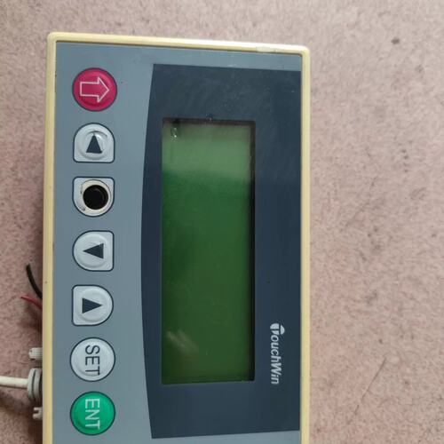 议价文本显示器OP320有个按键的皮外掉了，可以正常使用