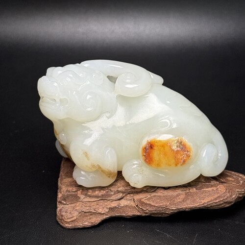 和田白玉貔貅圆雕把玩件