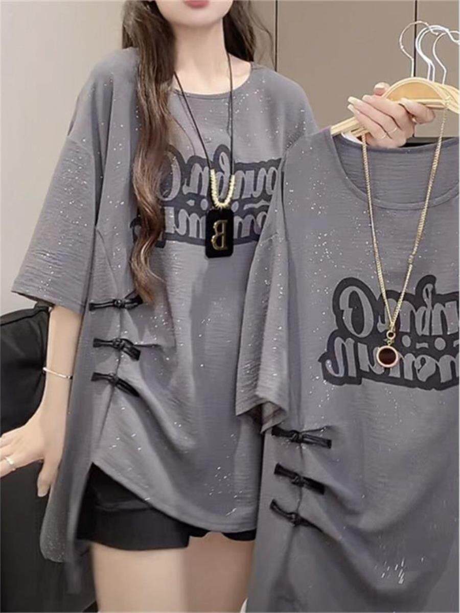 레트로 버클 편지 인쇄 중간 길이 티셔츠 여성 반팔 여름 새로운 느슨한 슬리밍 엉덩이 커버 탑 여성용