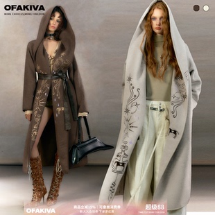 OfAkiva“你的故事”神秘主义刺绣貉子毛领外套女连帽羊毛呢大衣