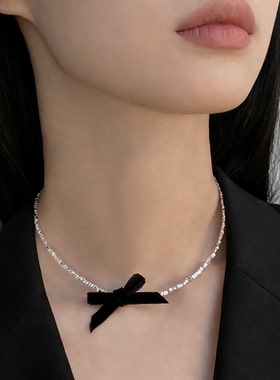 黑色丝绒蝴蝶结极简项链