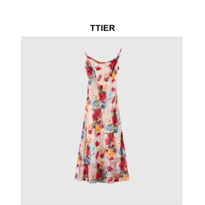 温柔吊带连衣裙百搭显瘦