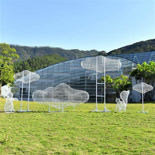 户外不锈钢镂空云朵雕塑草坪小区园林景观铁艺编制装饰摆件定制