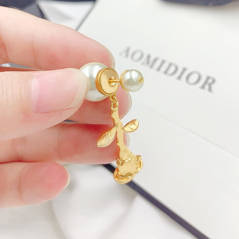 奥米迪奥玫瑰花朵前后大小珍珠耳钉2021年新款潮女耳饰小众高级感