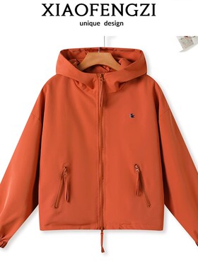 2025春新款冲锋衣短款夹克显瘦外套女百搭连帽休闲抽绳小个子上衣