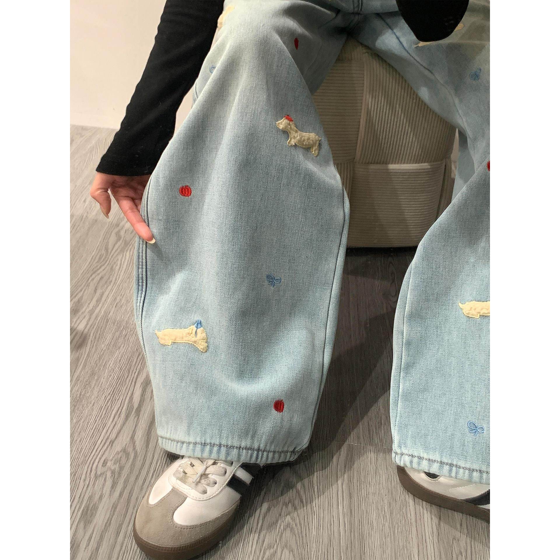 腊肠小狗刺绣直筒牛仔裤女秋冬加绒大码高腰显瘦宽松慵懒风阔腿裤