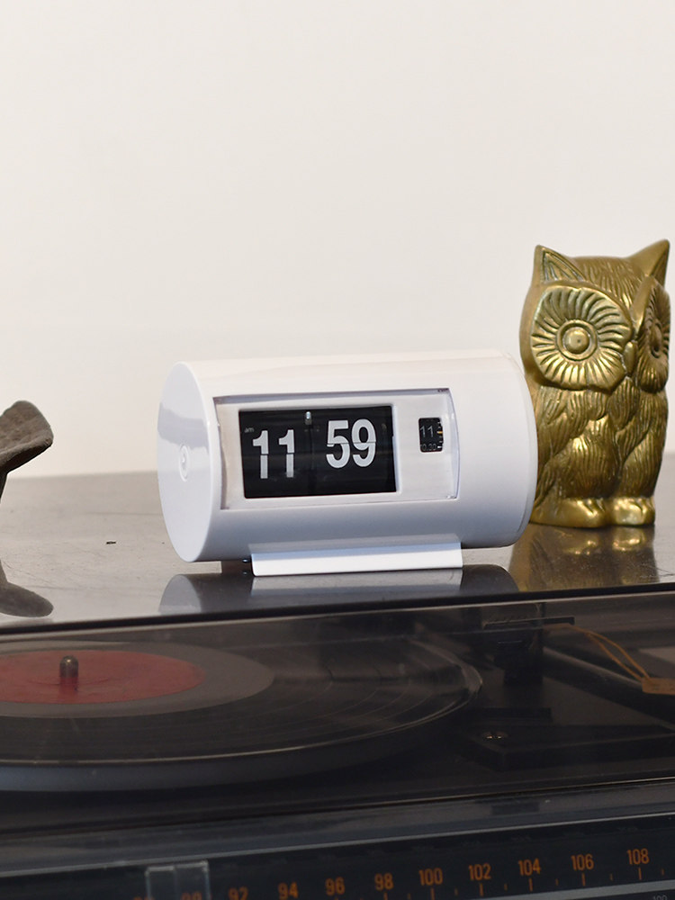 자동 페이지 넘기기 알람 시계 침실 머리맡 장식품 시계 현대 간단한 기계식 시계 알람 시계 맞춤형 책상 시계 크리 에이 티브