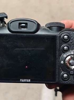 议价富士FinePix S2900HD，黑色机身，1400万像素